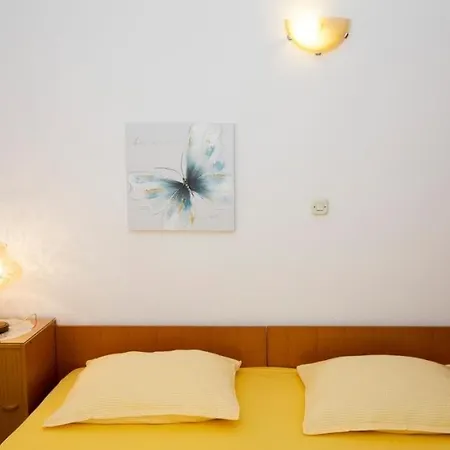 Apartamento In With Sea View, Balcony, Air Conditioning, Wifi 5146-5 Duće